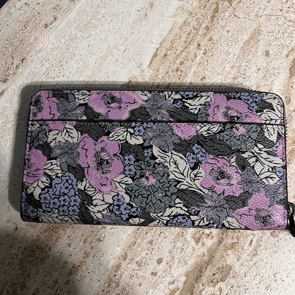 Coach wallet - Picture 2 of 3